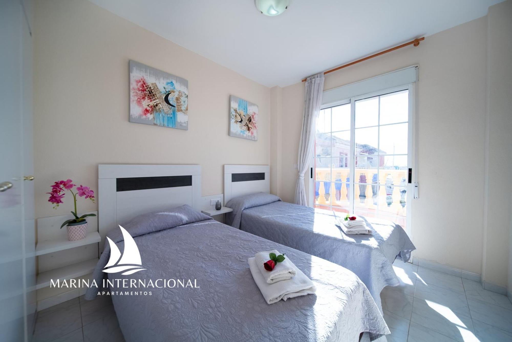 Apartamentos Marina Internacional Torrevieja Ngoại thất bức ảnh